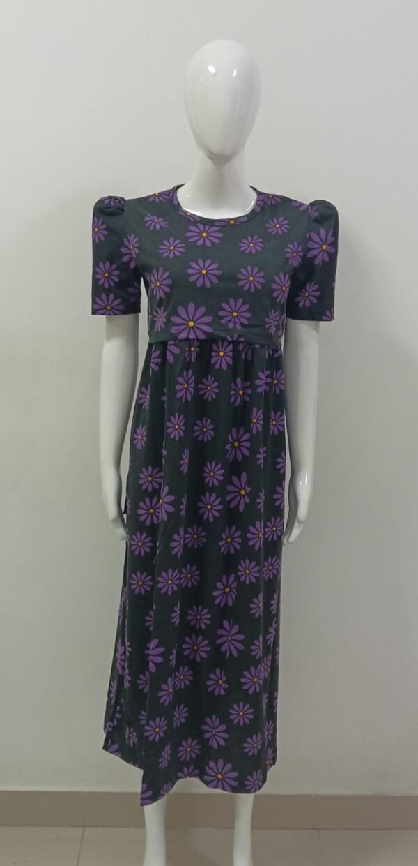 Black & Purple Floral in Garden - Feeding