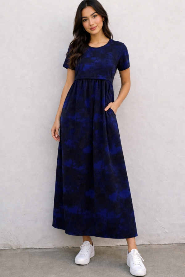 Dye & Tie Blue - Feeding