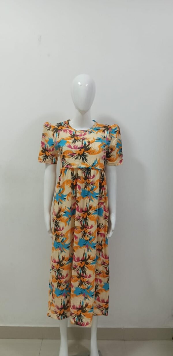 Serene stroll in the garden - Feeding