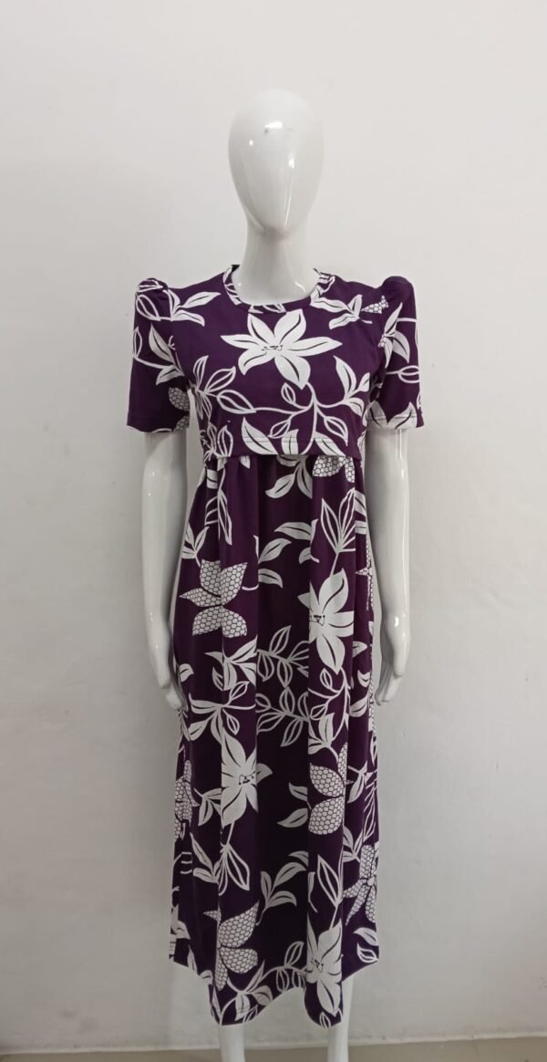 Violet Floral in Feeding