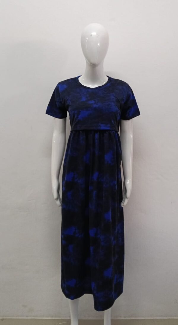 Dye & Tie Blue - Feeding