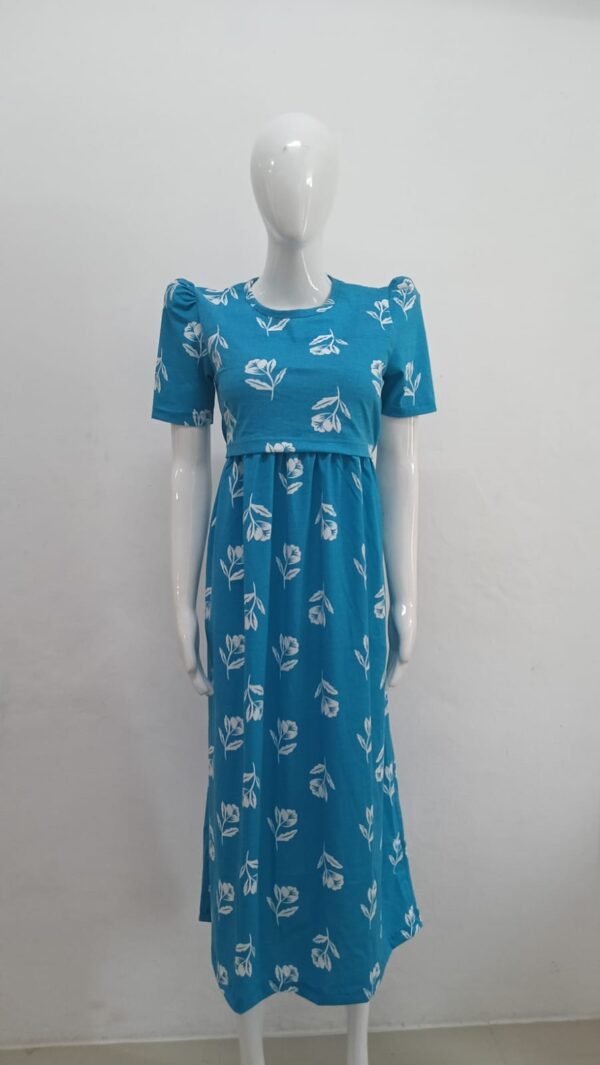 Sky Blue Roses - Feeding