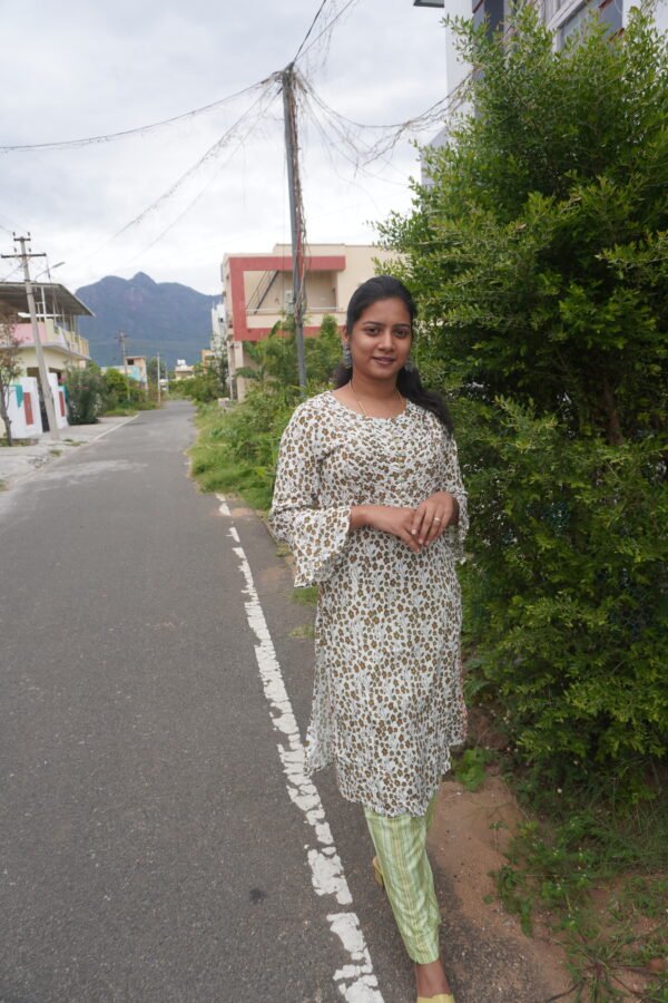 Meadow Charm Printed Kurti Set